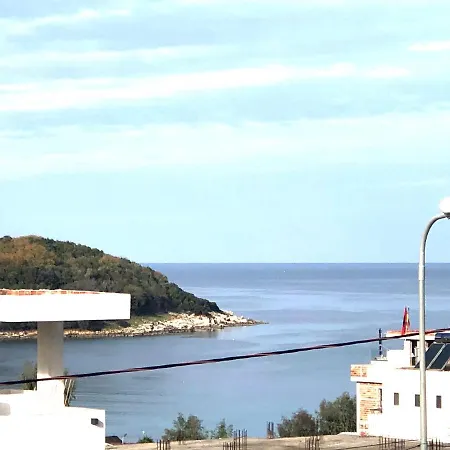 فندق “fourth Island” *